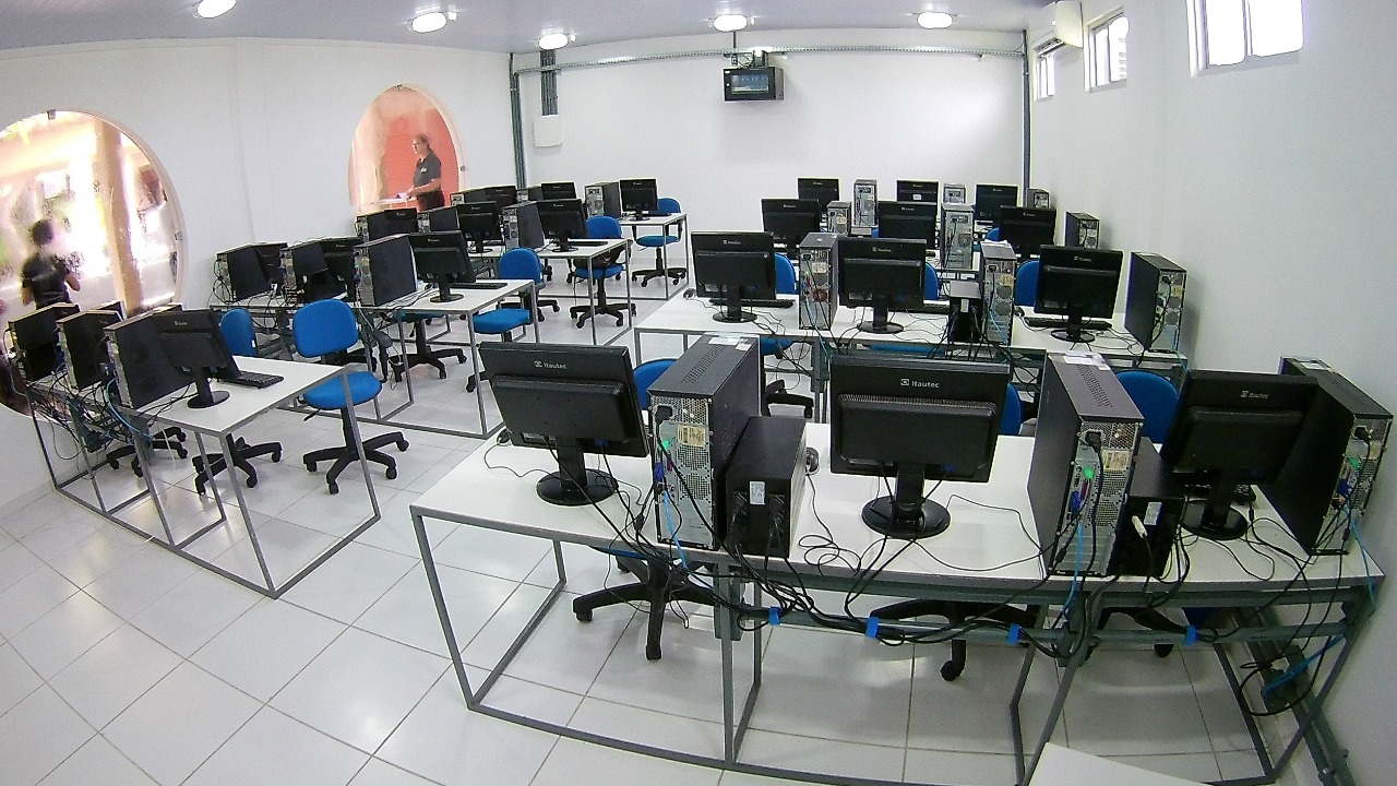 Inauguração do Laboratório de Informática do CCSA contou com apoio do NTI nos serviços de instalação e atualização dos computadores, confira