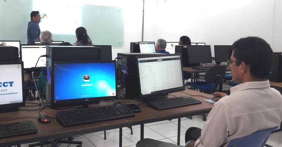 Equipe do HelpDesk realiza Treinamento sobre ferramentas do Office365 no CCT